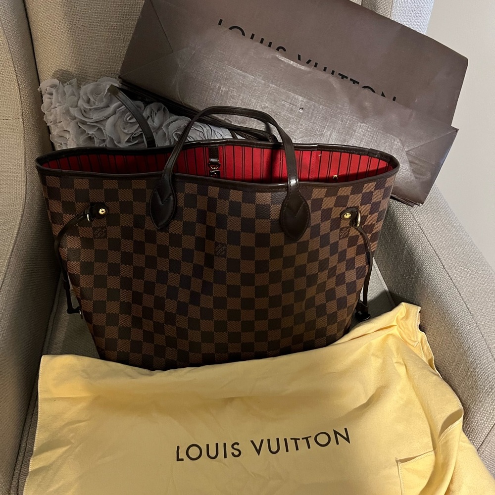 Authentic Louis Vuitton Neverfull MM Damiar